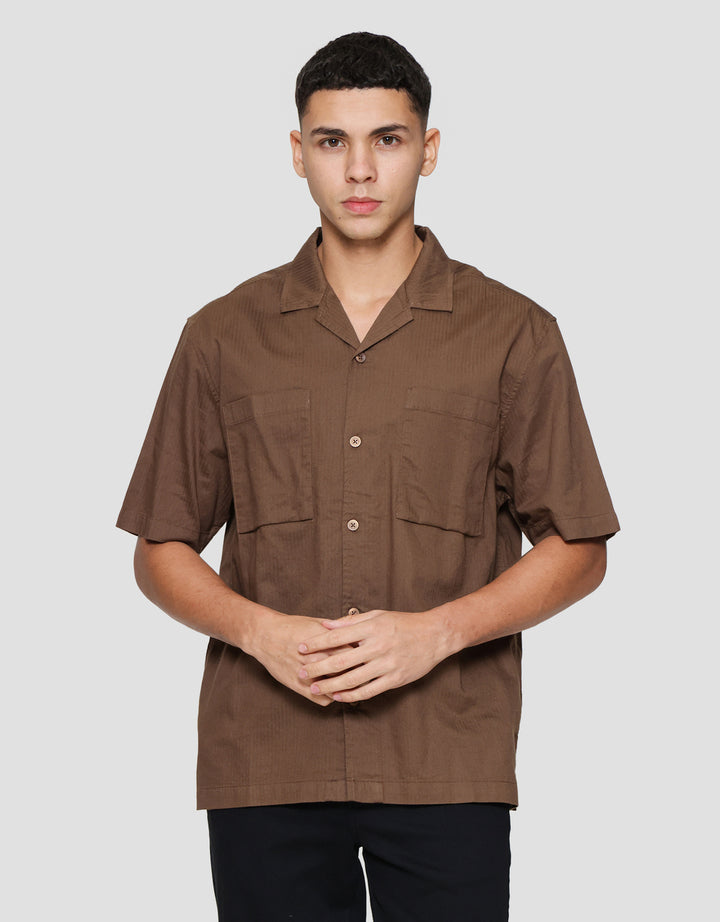 Cole Stripe Camp Colar 2 Pocket Kemeja Lengan Pendek Pria