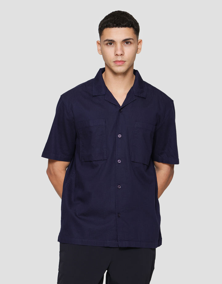 Cole Stripe Camp Colar 2 Pocket Kemeja Lengan Pendek Pria