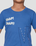 Little M Snap Snap Print Kaos Lengan Pendek Anak Laki-laki