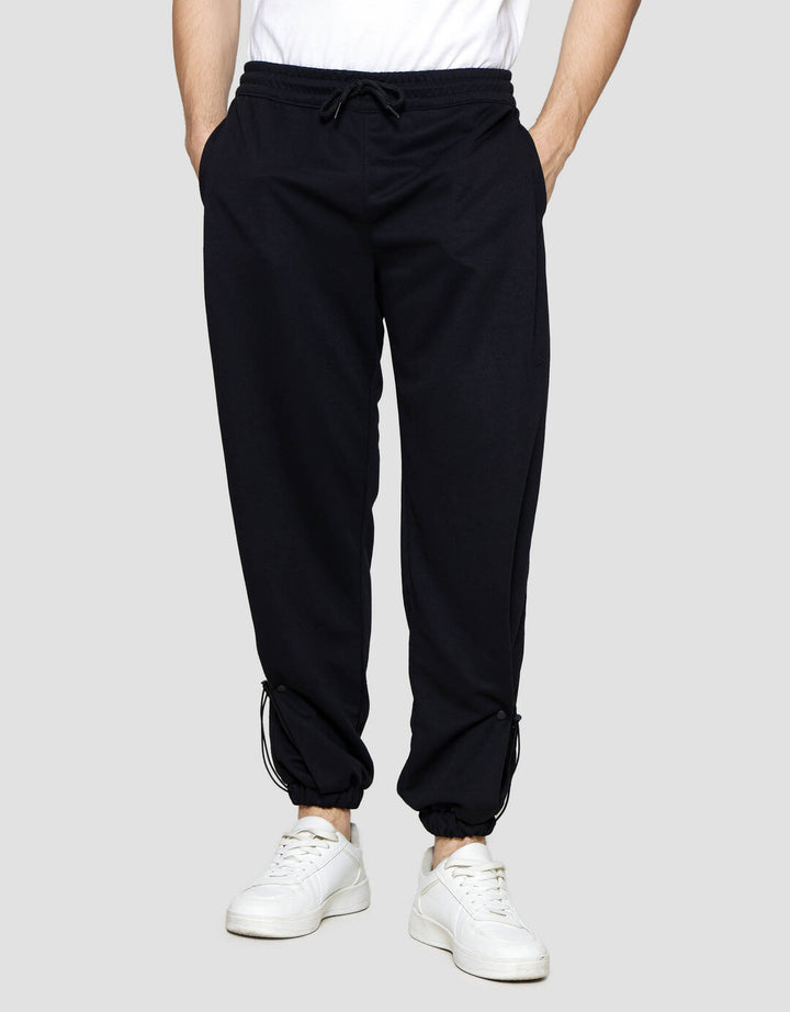 Nevada Knit With Pleats And Stopper Celana Panjang Pria