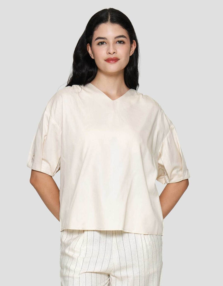 Connexion Pleats Hand V-Neck Blouse Wanita