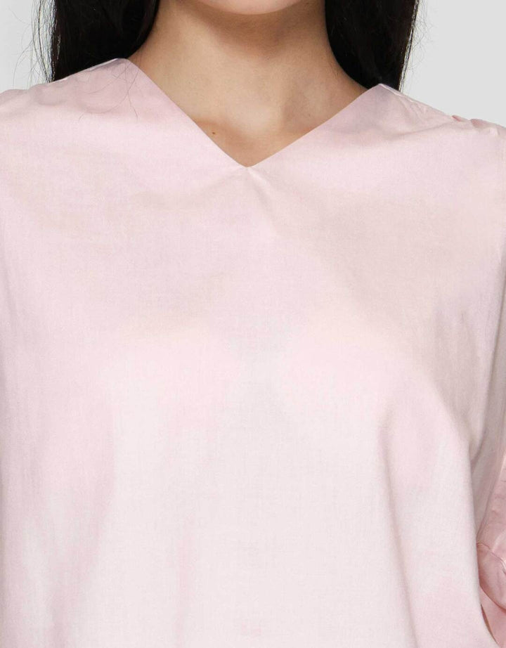 Connexion Pleats Hand V-Neck Blouse Wanita
