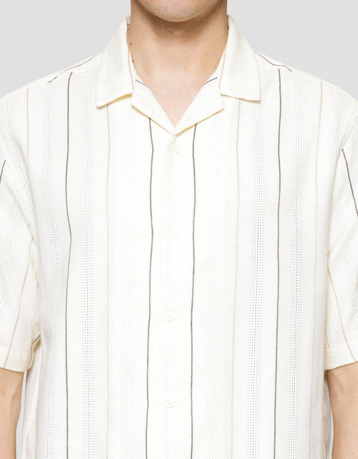 Cole Stripe Weaving Kemeja Lengan Pendek Pria