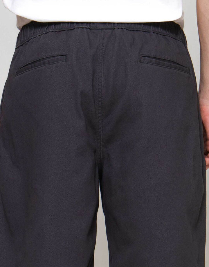 Nevada Woven Basic Big Twill Celana Pendek Pria