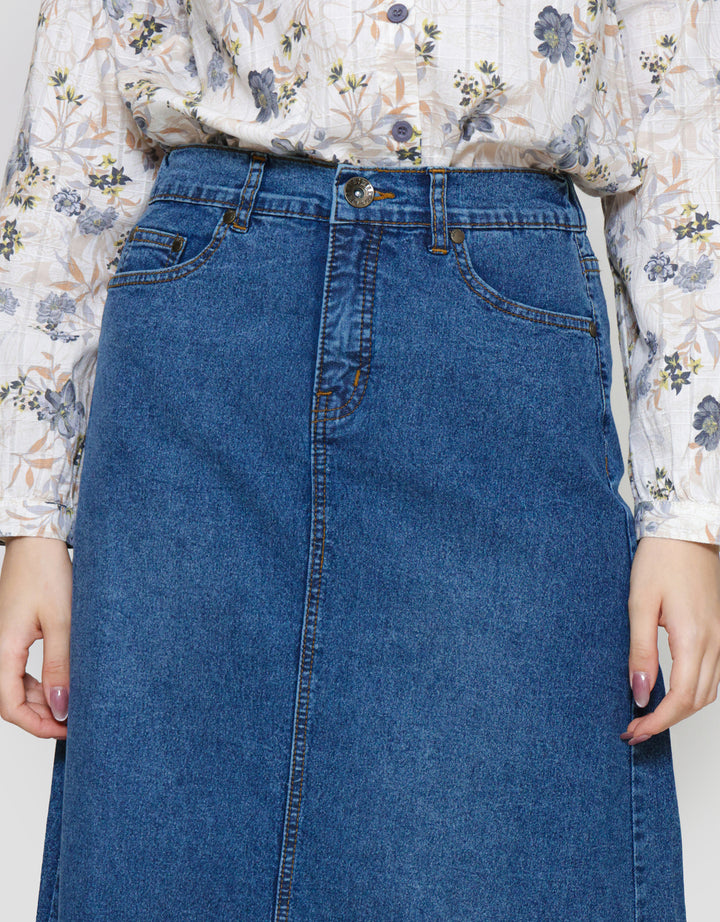 Expand Devila Rok Wanita