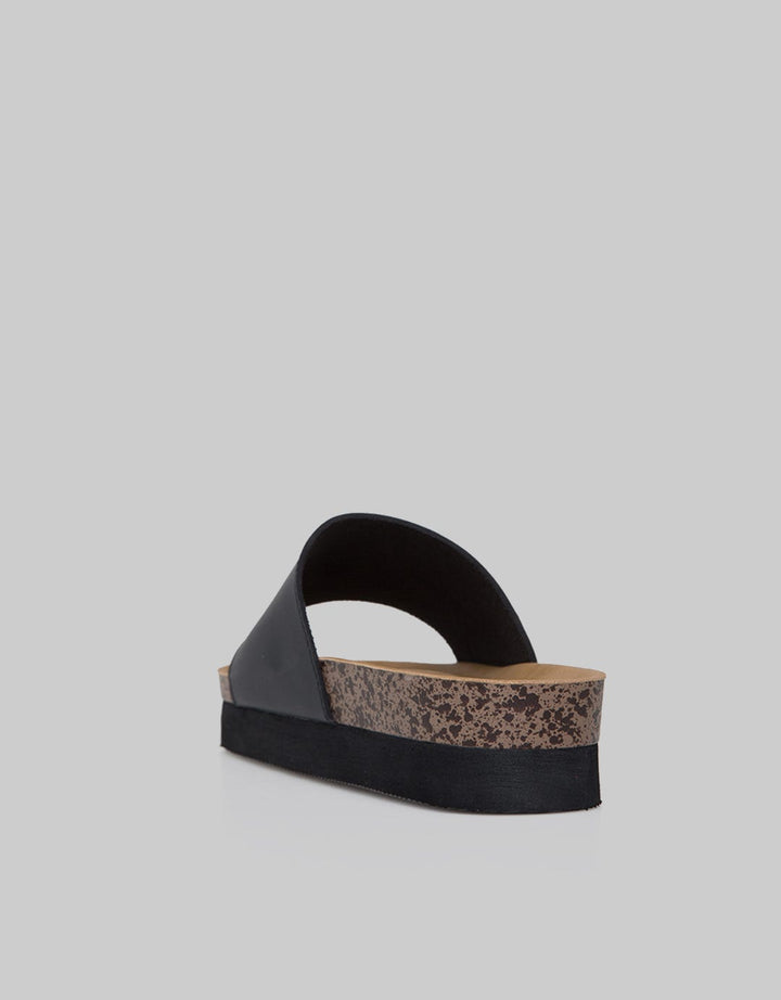 Nevada Slipper Sandals Wide Strap