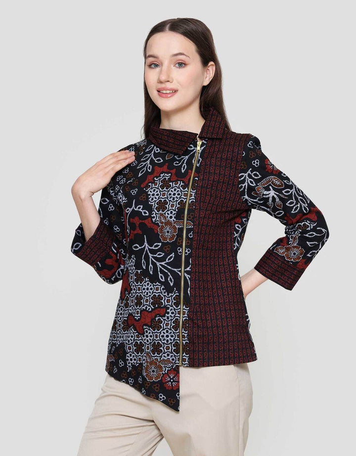 Arjuna Weda Semanggi Sekar Jagad Blouse Batik Wanita