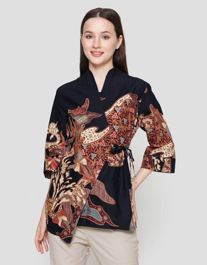 Arjuna Weda Daun Blouse Batik Wanita