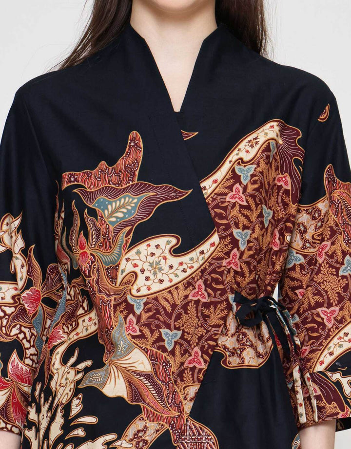 Arjuna Weda Daun Blouse Batik Wanita