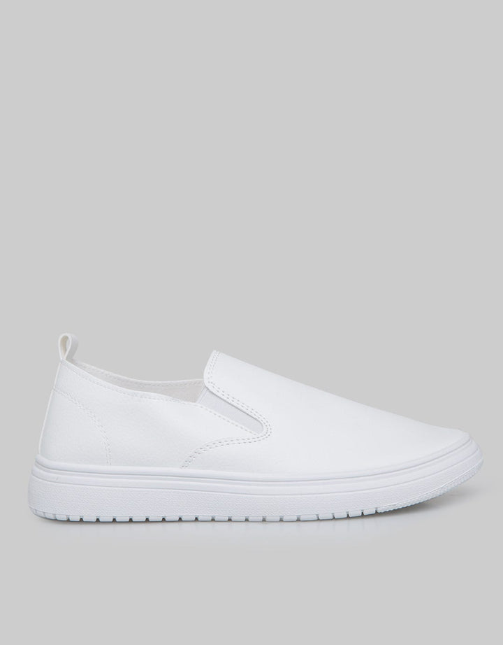 Yongki Komaladi Sepatu Slip On Round Toe