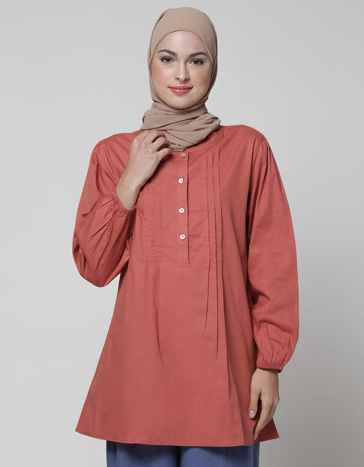 Annisa Pintuck Ruffle Kemeja Wanita