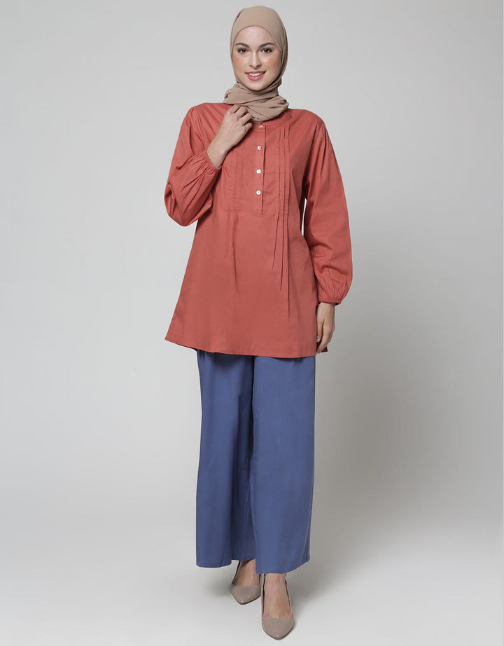 Annisa Pintuck Ruffle Kemeja Wanita