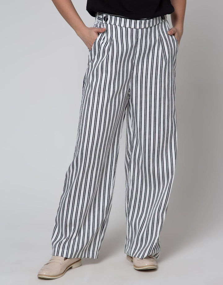 Details Long Pants Wide Legging Fit