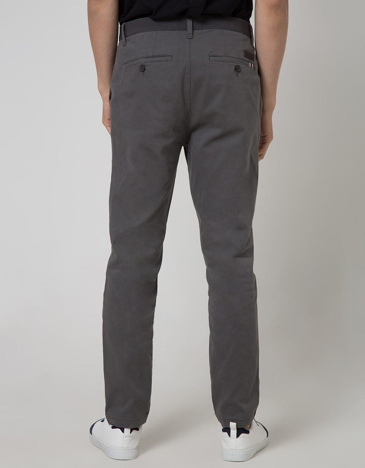 Details Osaka Chinos Celana Panjang Pria