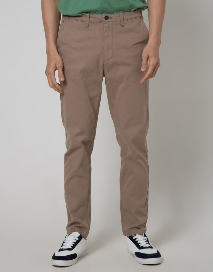 Details Osaka Chinos Celana Panjang Pria
