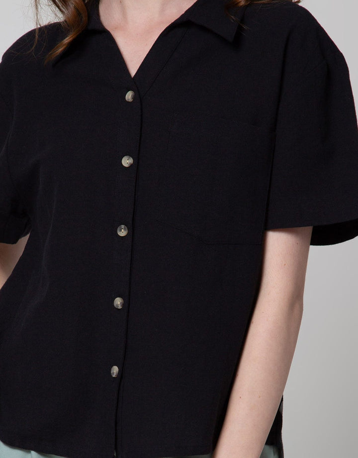 Details Short Sleeve Shirt With Left Pocket