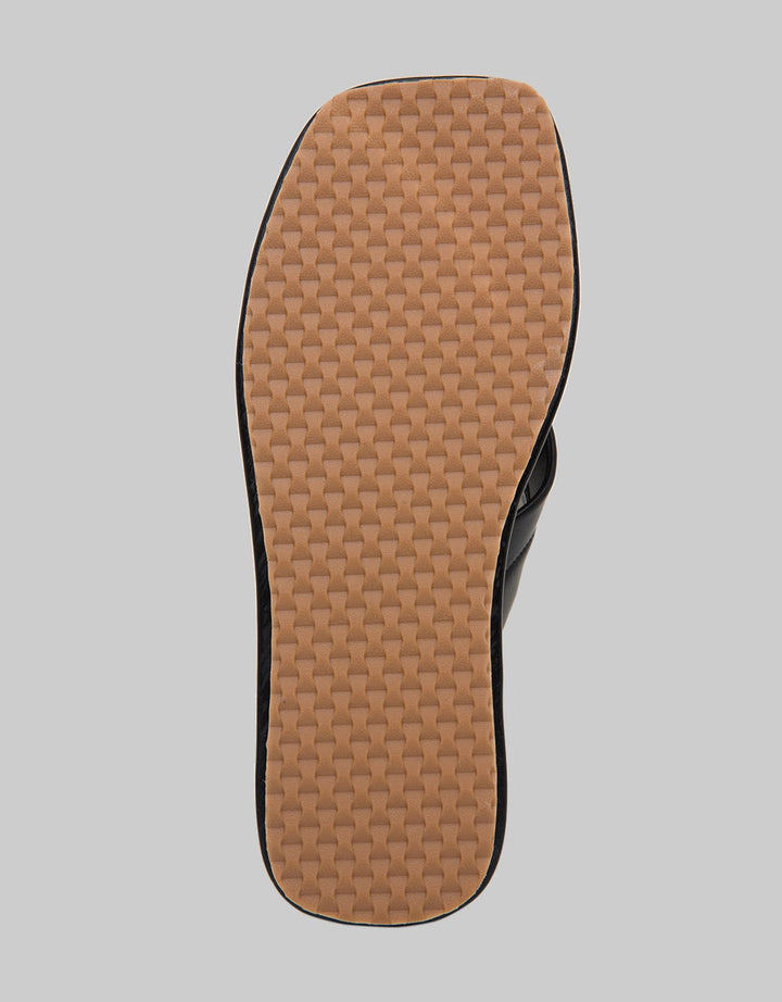 Yongki Komaladi Sandal Platform