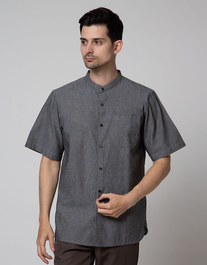 Details Solid Chambray Kemeja Pria