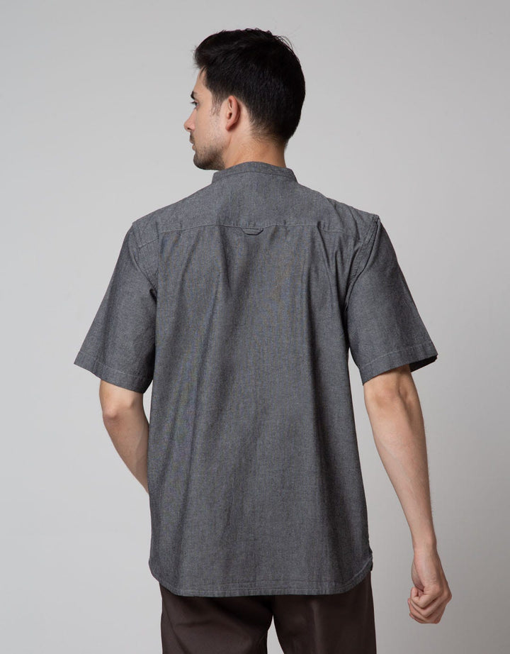 Details Solid Chambray Kemeja Pria