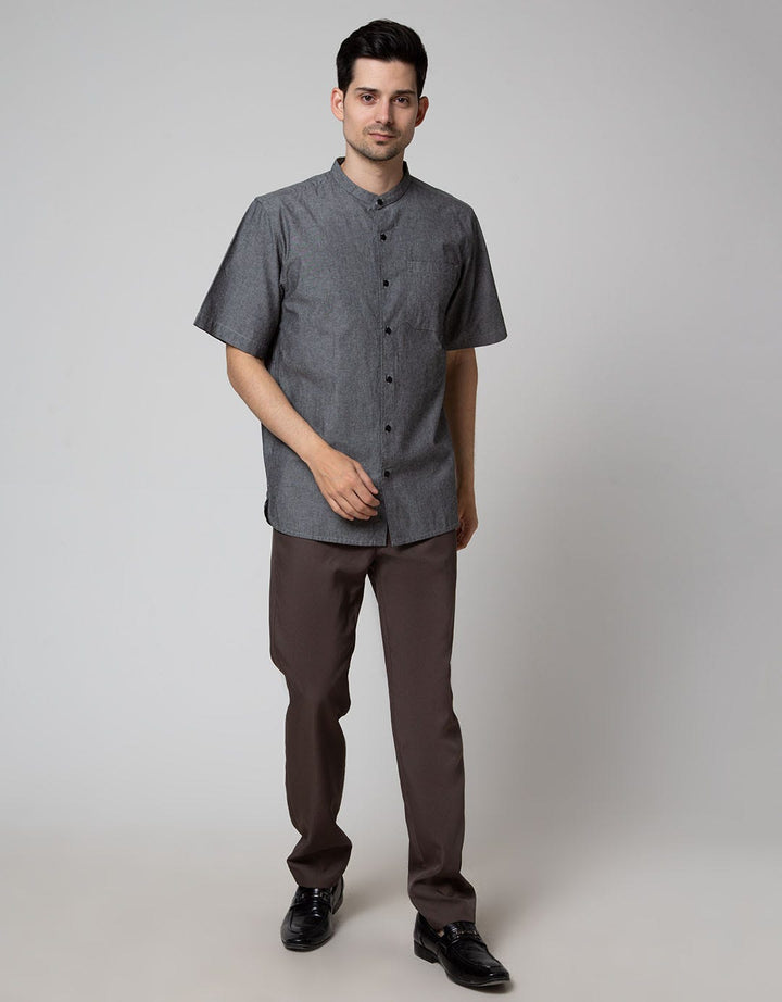 Details Solid Chambray Kemeja Pria
