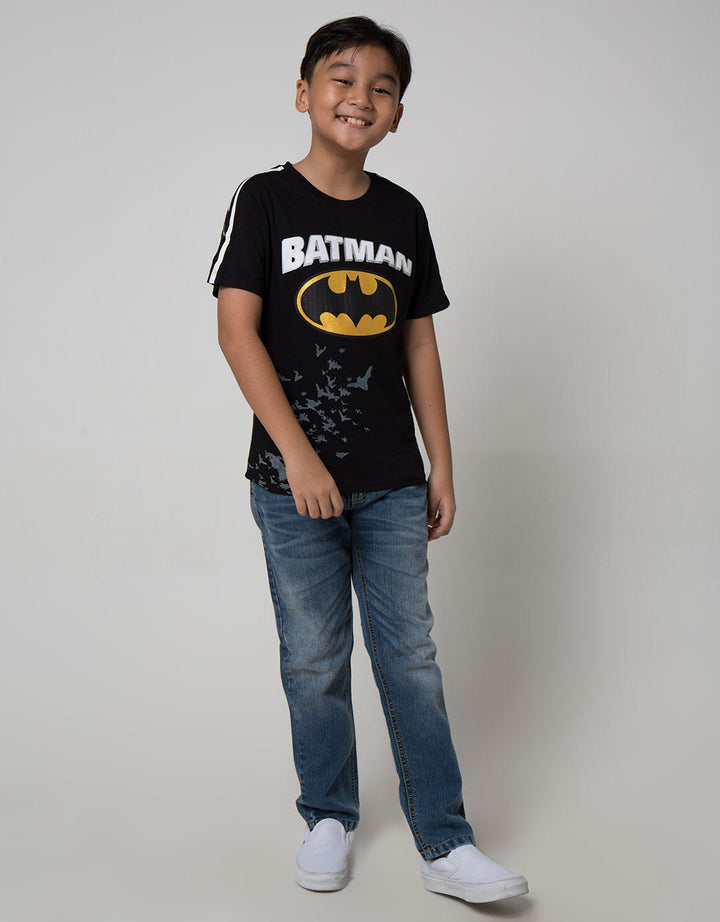 Character T-Shirt Batman Logo Tengah Ribbon