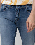 Lois Slim Fit Stretch Washed Jeans Pria