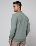 Details Neck Texture Sweater Pria