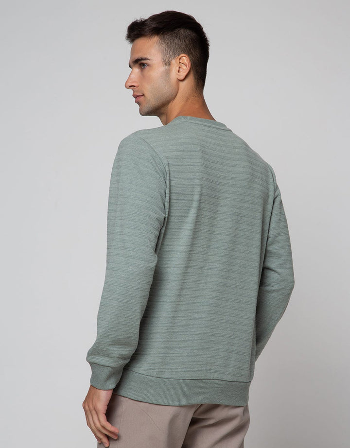 Details Neck Texture Sweater Pria