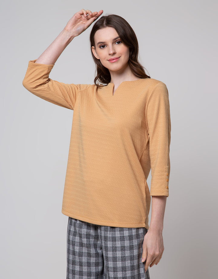 St. Yves Emboss Dot Salur Kaos Wanita