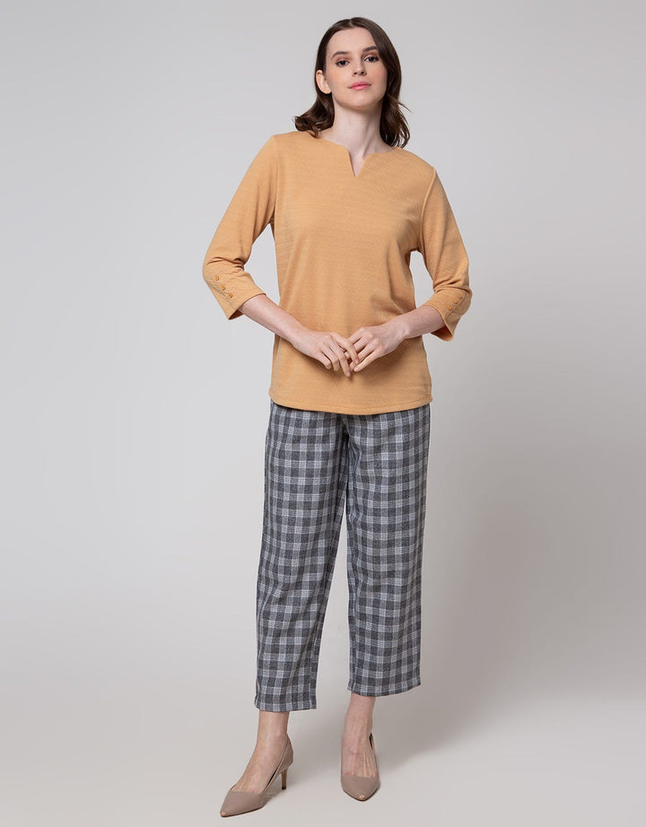 St. Yves Emboss Dot Salur Kaos Wanita