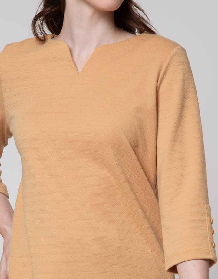 St. Yves Emboss Dot Salur Kaos Wanita