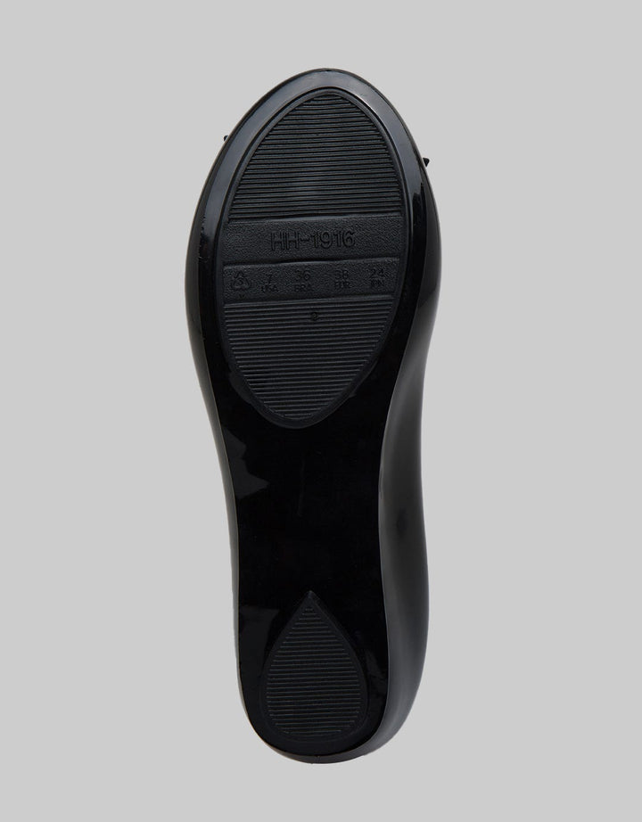 Yongki Komaladi Flat Shoes Simply