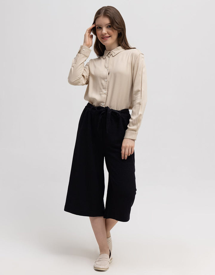 St. Yves Capri Pants Texture Knit Bottom With Waistband Straps