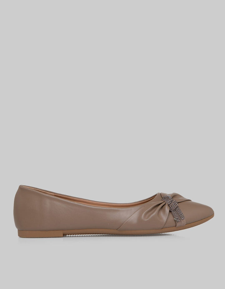 St. Yves Tied Buckle Flat Shoes Wanita