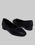 Yongki Komaladi Flat Shoes Aksesoris On Top