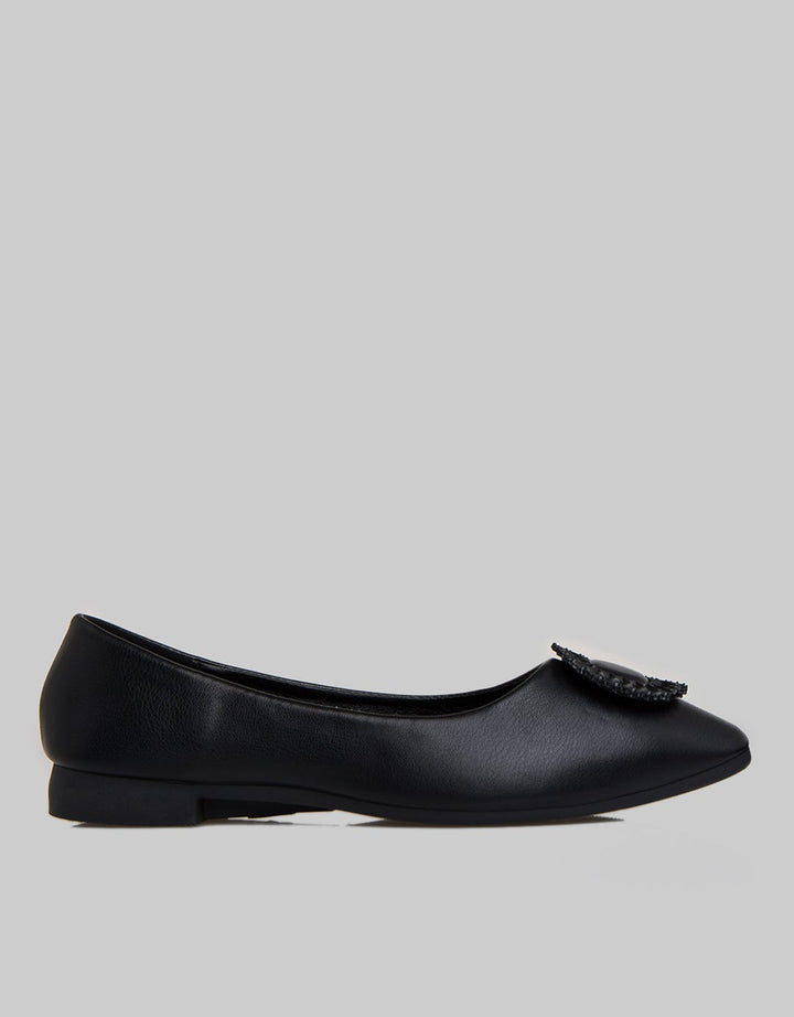 Yongki Komaladi Oli Pointed Sepatu Flat Wanita