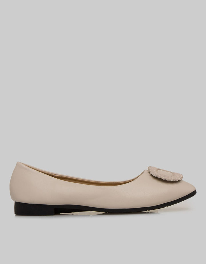 Yongki Komaladi Oli Pointed Sepatu Flat Wanita