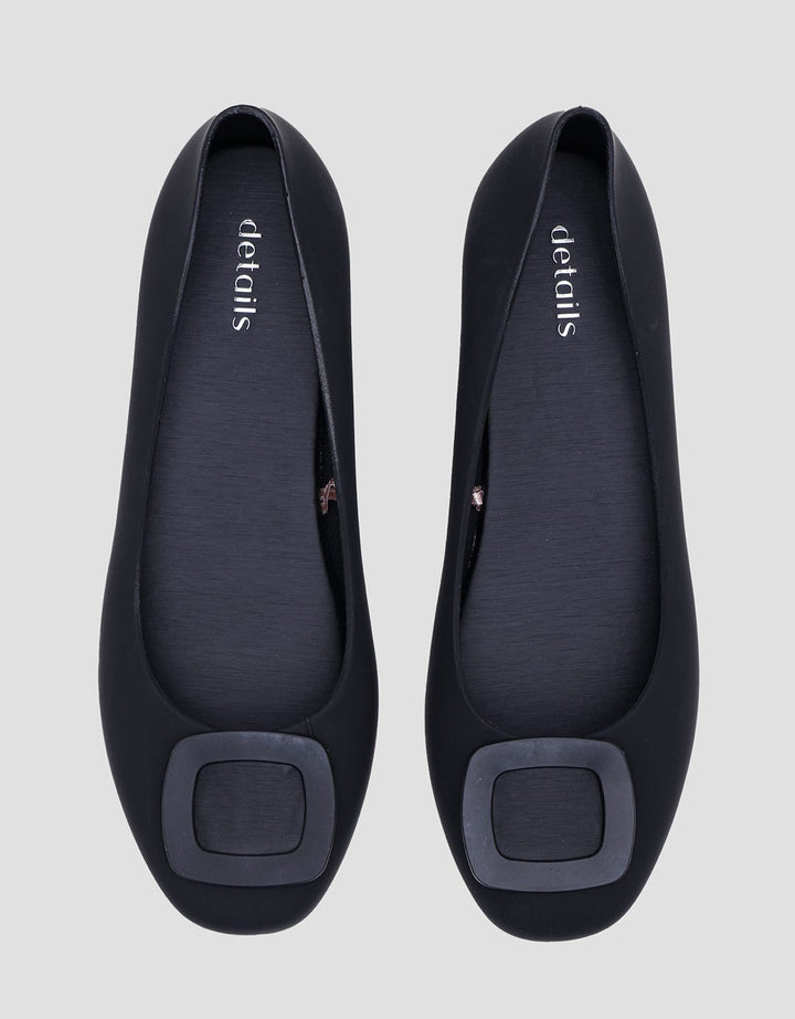 Details Slip On Buckle Heels Wanita