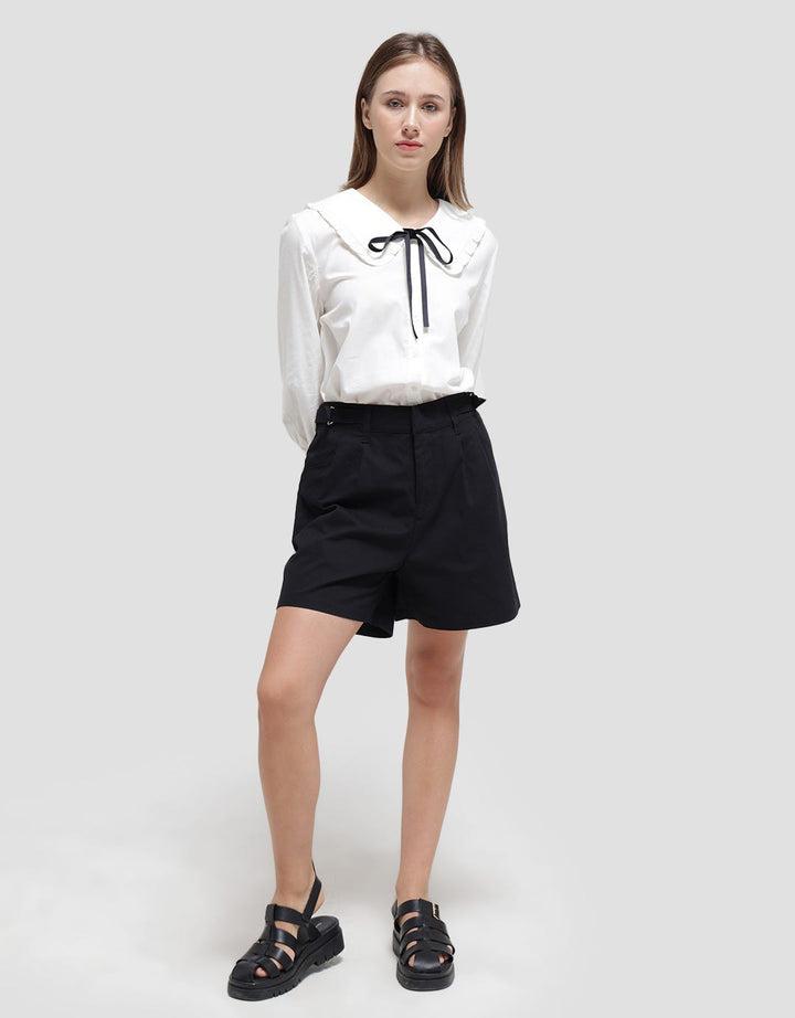 Details Short Pants With Buckle At Waist