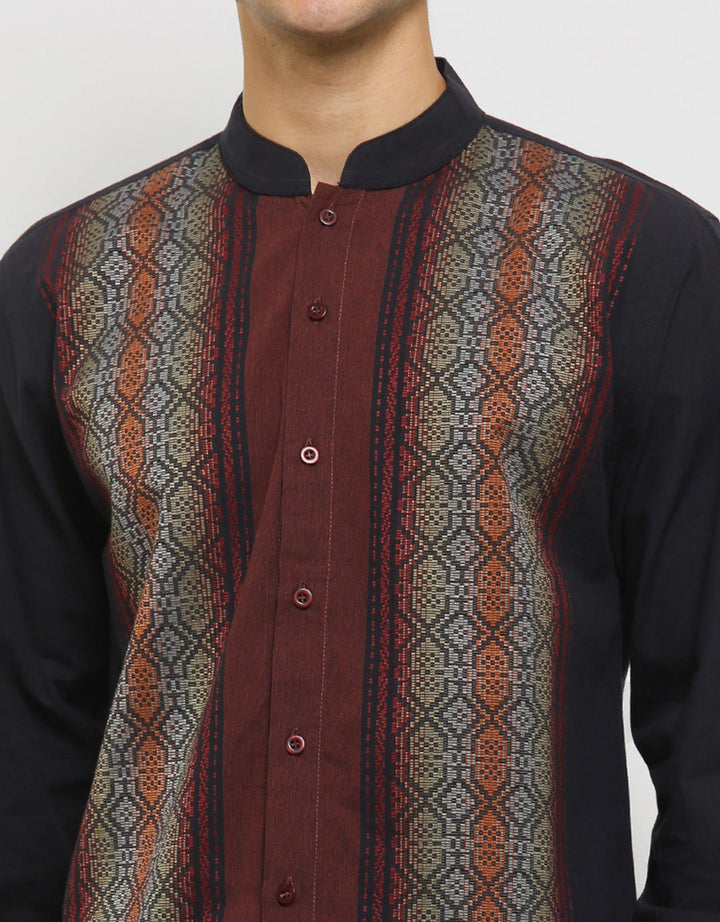 Intresse Garnet Baju Koko Lengan Panjang Pria