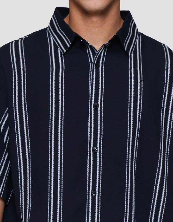 Cole Stripe Print Kemeja Pria