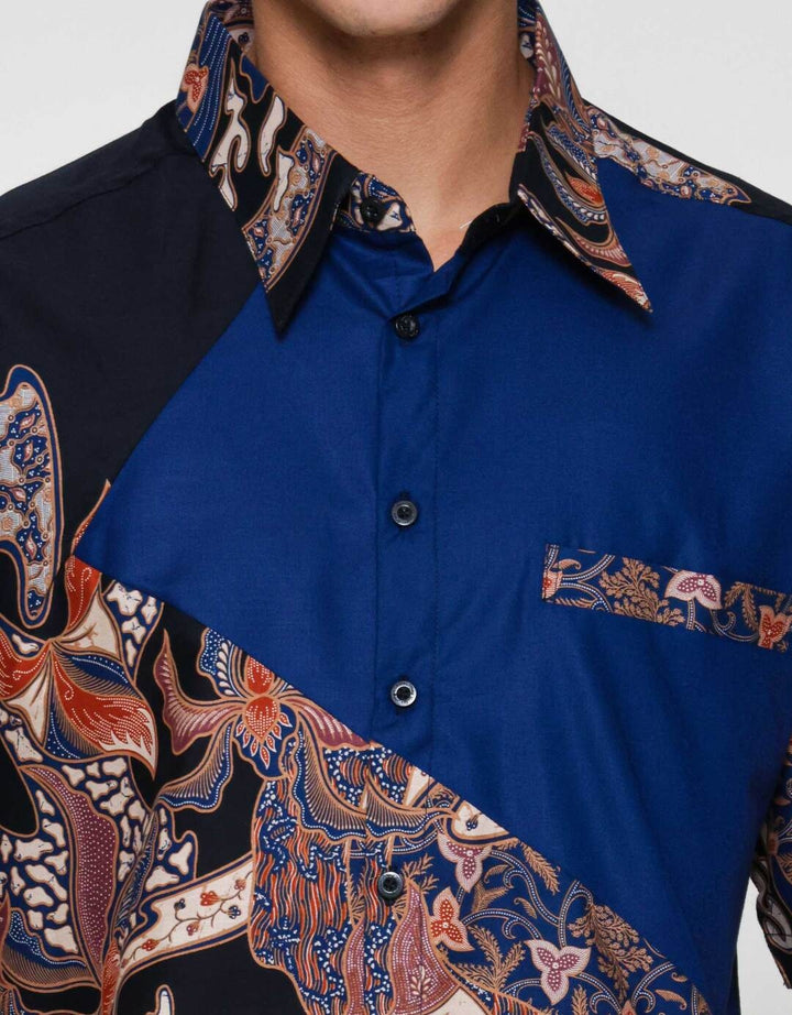 Arjuna Weda Hem Body Fit Daun Kemeja Batik Pria