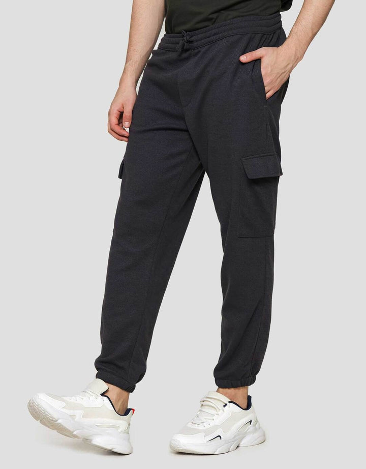 Nevada Knit Cargo With Texture Fabric Celana Panjang Pria