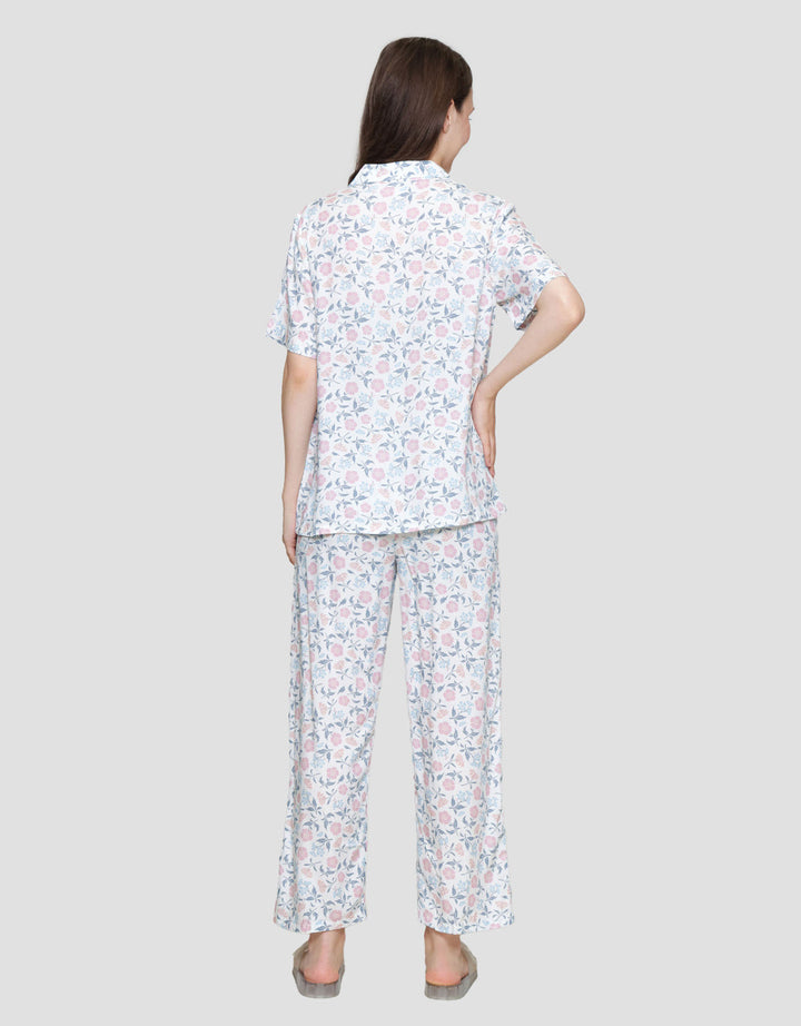 St. Yves Printed Sweet Flower Setelan Piyama Wanita