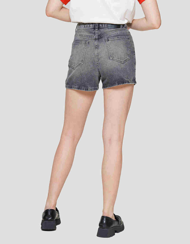 Nevada Basic Roll Up Celana Pendek Denim Wanita