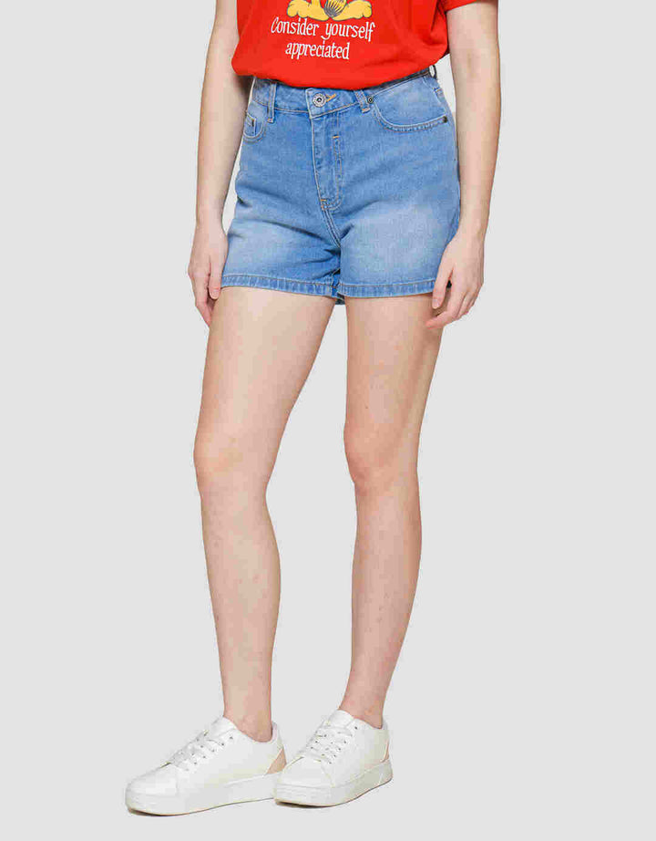 Nevada Basic Roll Up Celana Pendek Denim Wanita