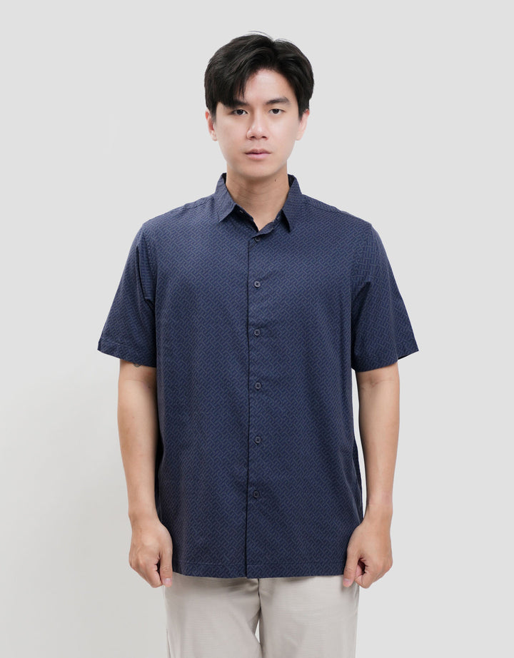 Cole Aop Chained Kemeja Pria