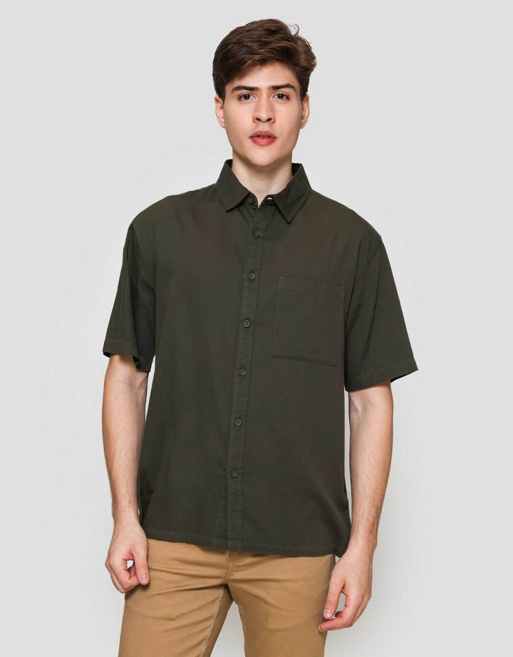 Nevada Plain Bahan Pique Kemeja Lengan Pendek Pria