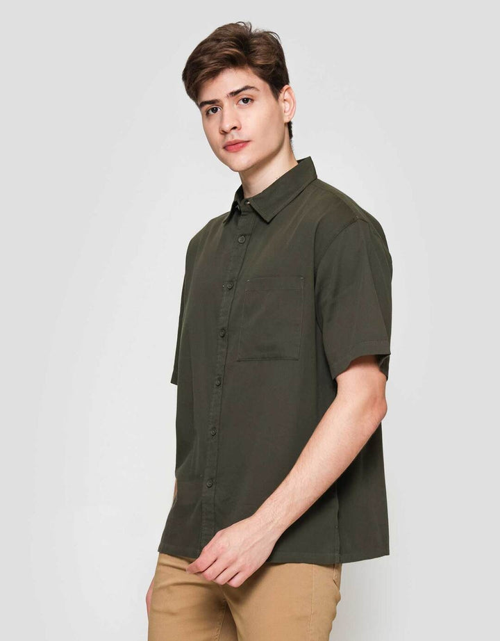 Nevada Plain Bahan Pique Kemeja Lengan Pendek Pria