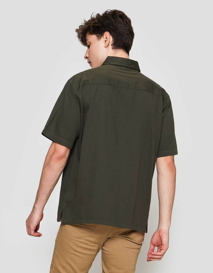 Nevada Plain Bahan Pique Kemeja Lengan Pendek Pria